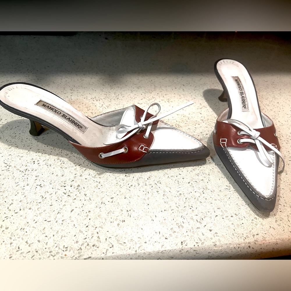 Manolo Blahnik Red White Blue Lace-Up Kitten Heel Slides Mules 37 7